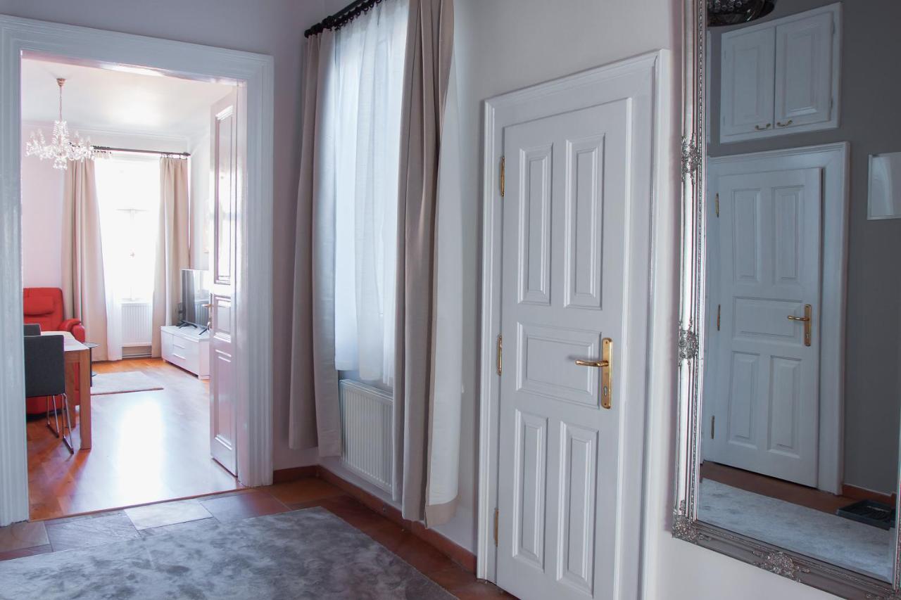 Stylish In The Heart Of The Old Town Apartament Praga